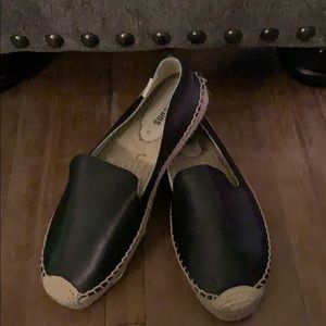Soludos Solid is Black leather espadrille